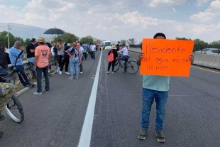El bloqueo dejó cientos de vehículos y transporte público varados