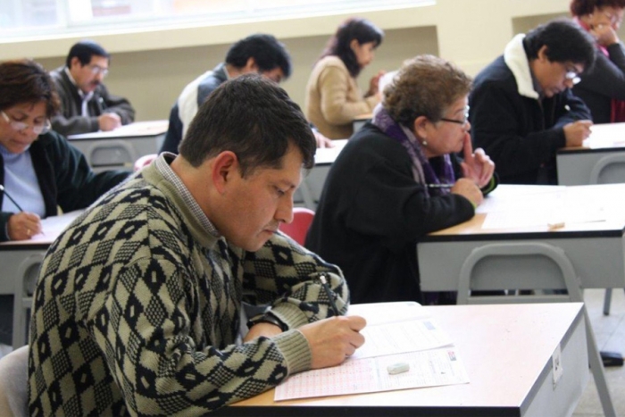 Docentes exigen pago de bono completo por Día del Maestro