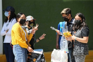 Tras colecta de PET inicia colocación de paneles solares en espacios universitarios de la UAEMéx