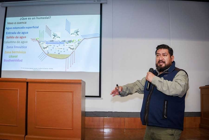 UAEMéx contribuye con la conservación del mexclapique de Lerma o pez amarillo