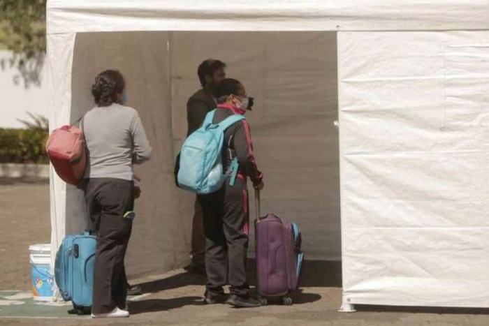 Inicia arribo de personal médico a Los Pinos