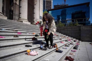 Encuentran cadaveres de 215 niños en internado de Canadá
