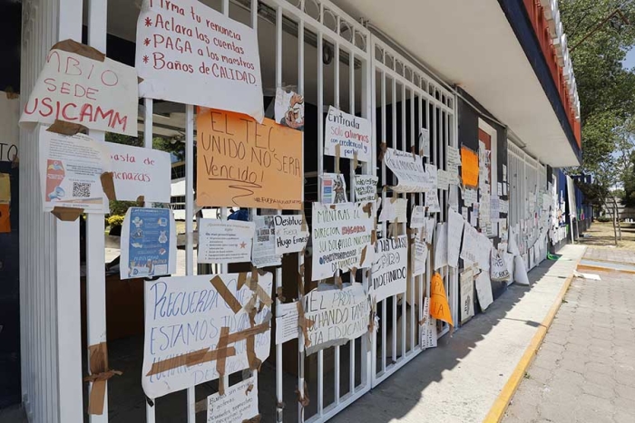 Durante más de 14 días los alumnos se han mantenido con el plantón en las entradas