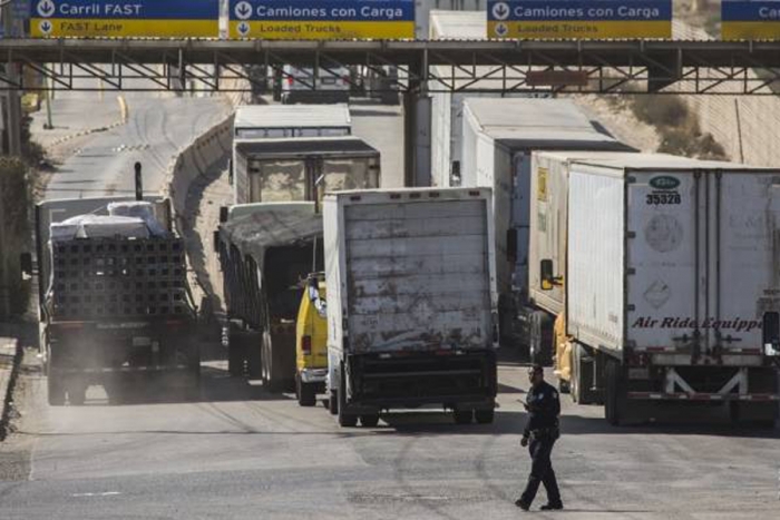 Transportistas de carga denuncian extorsiones por parte de agentes de tránsito en Valle de México