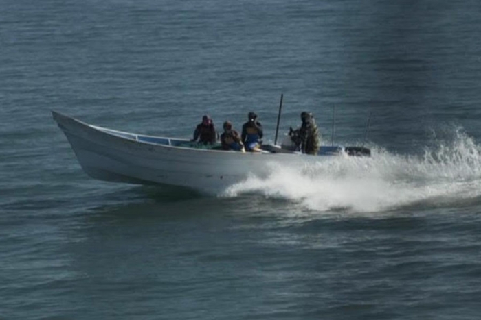 Pescadores furtivos atacan buque de Profepa