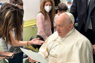 Papa Francisco saldrá del hospital el viernes