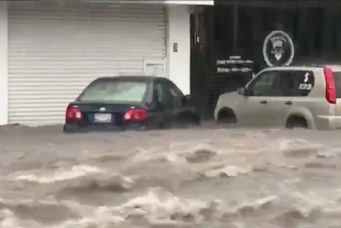 Lluvias provocan destrozos en Colima