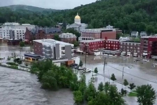 Intensas tormentas dejan inundadas las calles de Vermont, EU