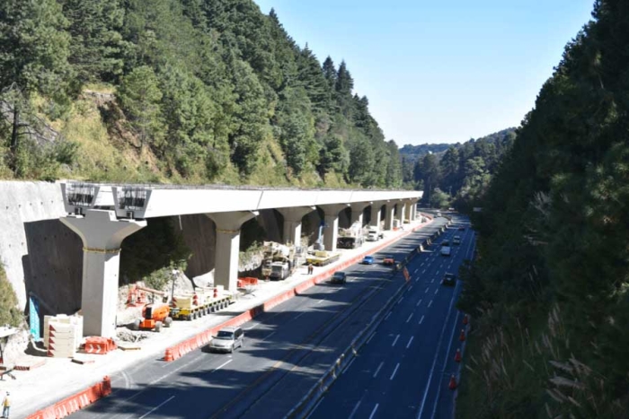 Muere trabajador del Tren Interurbano tras volcadura de grúa