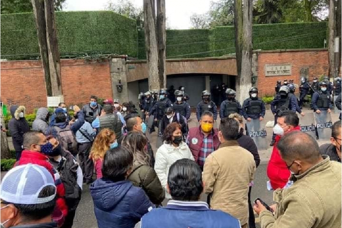 Dialoga GEM con trabajadores del sector Salud inconformes por condiciones laborales