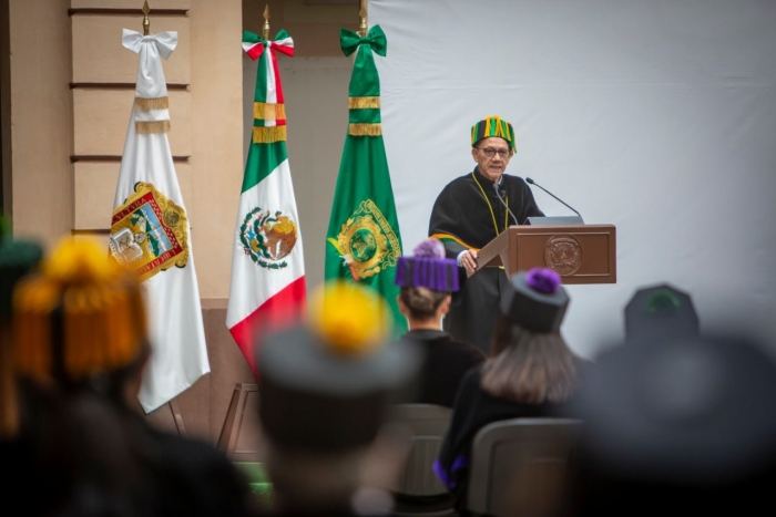 Alfredo Barrera entregó tres mil 179 títulos de posgrado