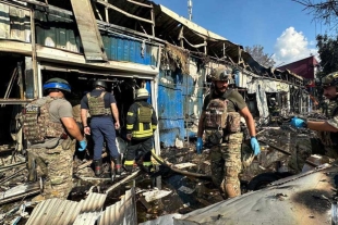 Al menos 16 muertos en ataque ruso en mercado de Ucrania