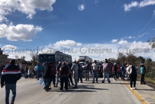 ¡Precaución! cierran autopista México-Querétaro por incendio de manantial en Jilotepec