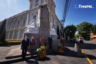 Reconoce Barrera Díaz trascendencia de docentes en la vida de estudiantes universitarios