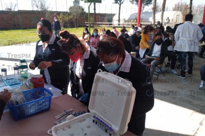 Arranca vacunación para menores en el Edomex