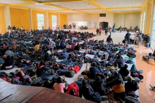 Rescatan a más de 700 migrantes en una bodega de Tlaxcala