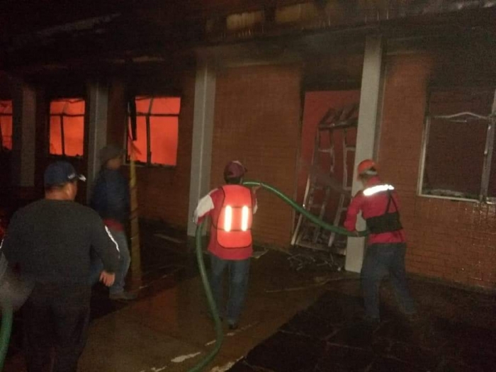 Incendian iglesias en Tejupilco