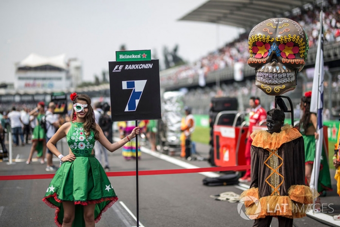 CDMX planea reactivar celebraciones de Día de Muertos y F1