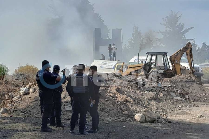 El incendio provoco una nube de humo negro