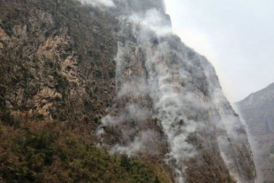 Combaten incendio en el Cañón del Sumidero