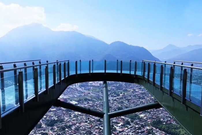 Se trata de un espectacular mirador localizado a 300 metros de altura