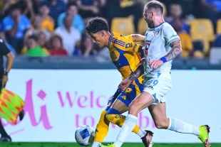 El duelo comenzó con una primera mitad carente de emociones. 