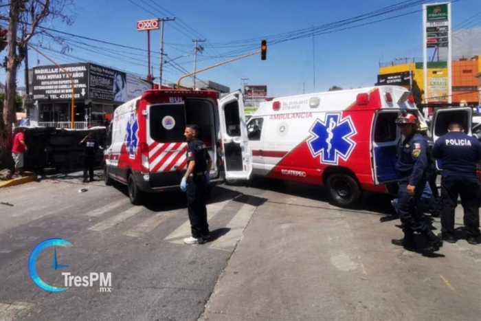 Accidente de combi deja siete lesionados en Ecatepec