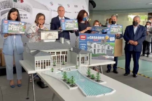 Senadores panistas presentan Lego de “La Casa Gris”