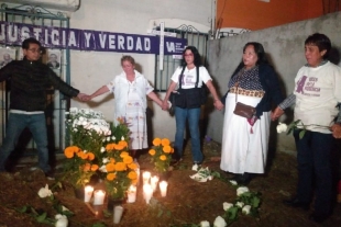 Retiran memoriales de la casa  del multifeminicida de Villas Santín en Toluca