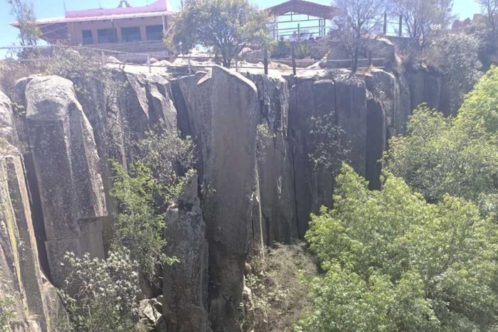 El fondo del cañón sólo alberga agua estancada