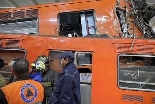 Esperan concluir peritajes por choque de trenes en el Metro