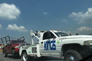 Volcadura de camioneta deja tres personas lesionadas en Jocotitlán