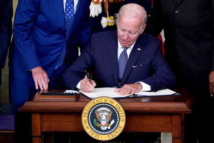 Biden firma la Ley de Inflación, “una de las más importantes de la historia”