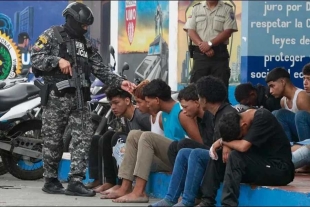 Ecuador detiene a 329 criminales en guerra contra el narco