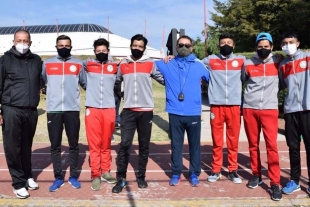 El profe &quot;Pío&quot;, maestro del atletismo blanco vida