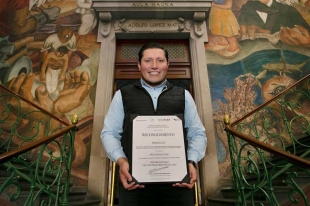 Jesús Miguel Valdez, estudiante UAEMéx, ganó Premio Estatal de Contraloría Social por promover la rendición de cuentas