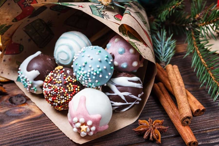 Postre navideño: Prepara unos deliciosos y rápidos cake pops con esta sencilla receta