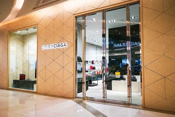 Balenciaga abrirá su primera tienda de alta costura