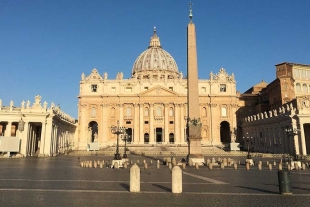 Un auto embiste las puertas del Vaticano e irrumpe a la fuerza: hay 1 detenido