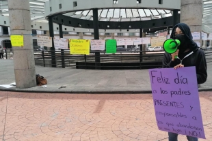 Hacen tendedero de padres deudores de pensiones alimenticias en el centro de Toluca