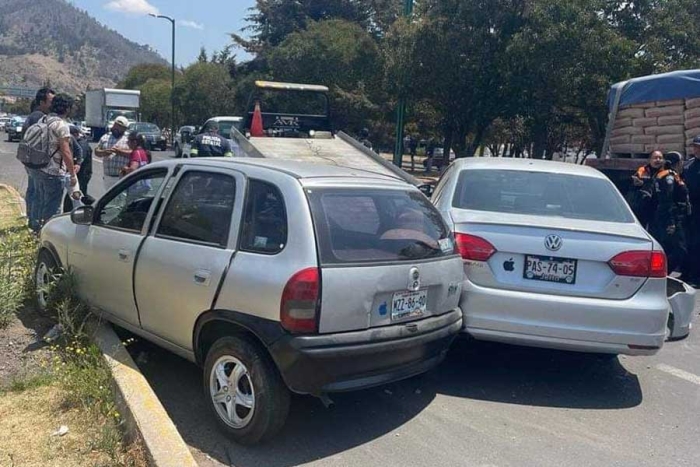 Cinco personas lesionadas y daños materiales deja choque en Atlacomulco