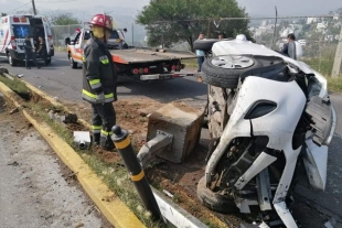 Muere conductor en choque en Atizapán