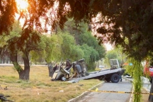 Elementos de seguridad vial arribaron al punto para acordonar el área a la espera de la llegada del personal del Ministerio Público