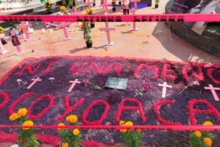 Con ofrenda recuerdan a mujeres víctimas de feminicidio en Ocoyoacac