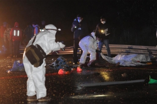 Suman trece muertos en accidente en la México-Toluca, entre ellos tres menores