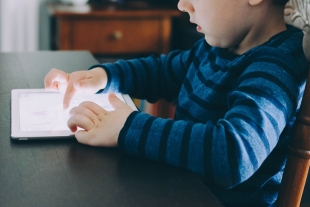 Tablets e internet aumentan estrés en niños menores a 10 años