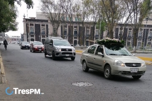 Carrozas fúnebres desfilan por Toluca debido a personas fallecida por COVID-19