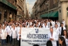 Protestan médicos residentes de 68 hospitales del país en la CDMX