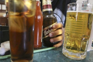 Piden elevar a 21 años la edad para beber en CDMX