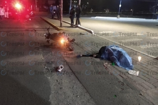 Fatal; muere joven motociclista en San Pablo Autopan.